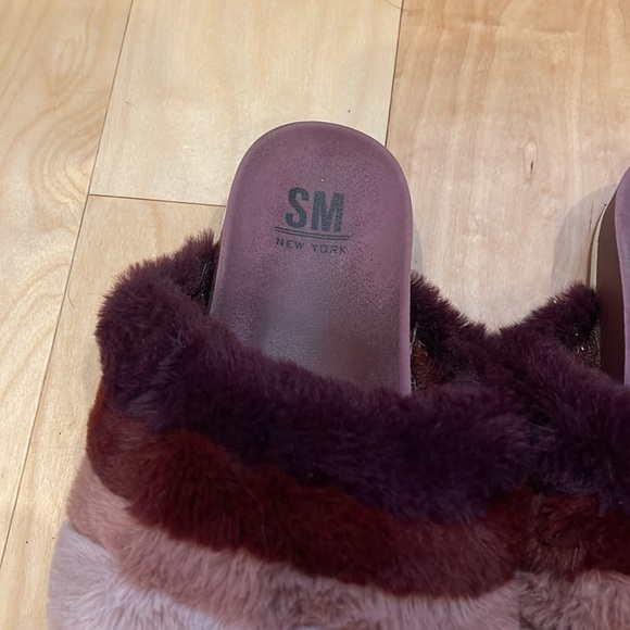 SM New York Saulsalito Fuzzy Faux Fur Slippers Size 9 - Picture 4 of 8